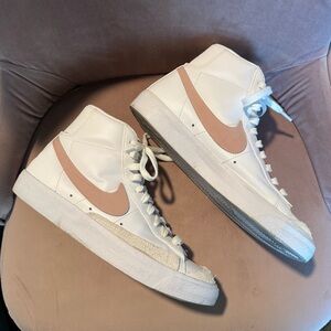 Nike Blazer Sneakers Mid Women  9.5 White Pink Oxford Shoes ‘77 vintage look
